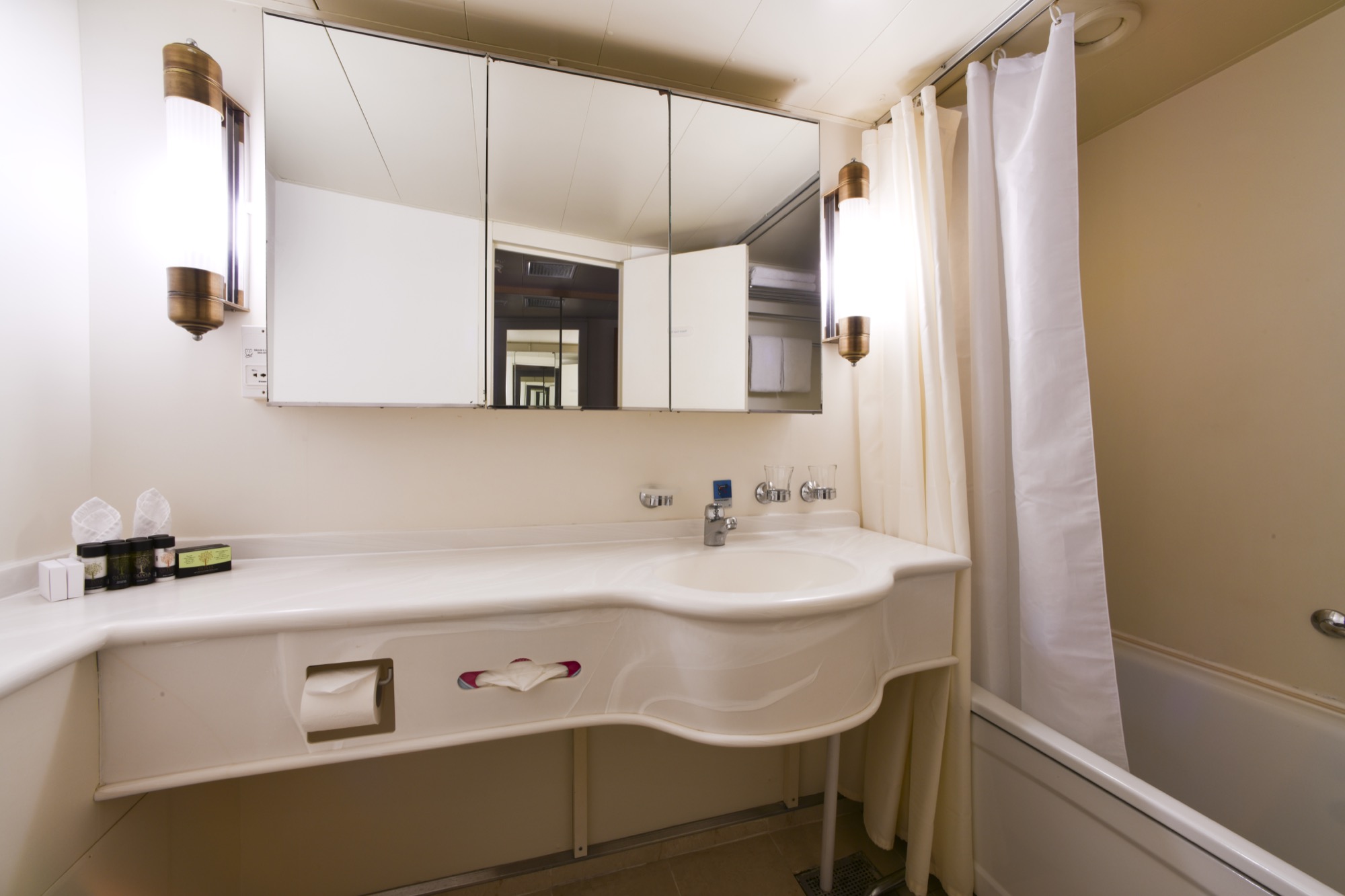 Celestyal Olympia Accommodation Grand Suite SG 9.jpg